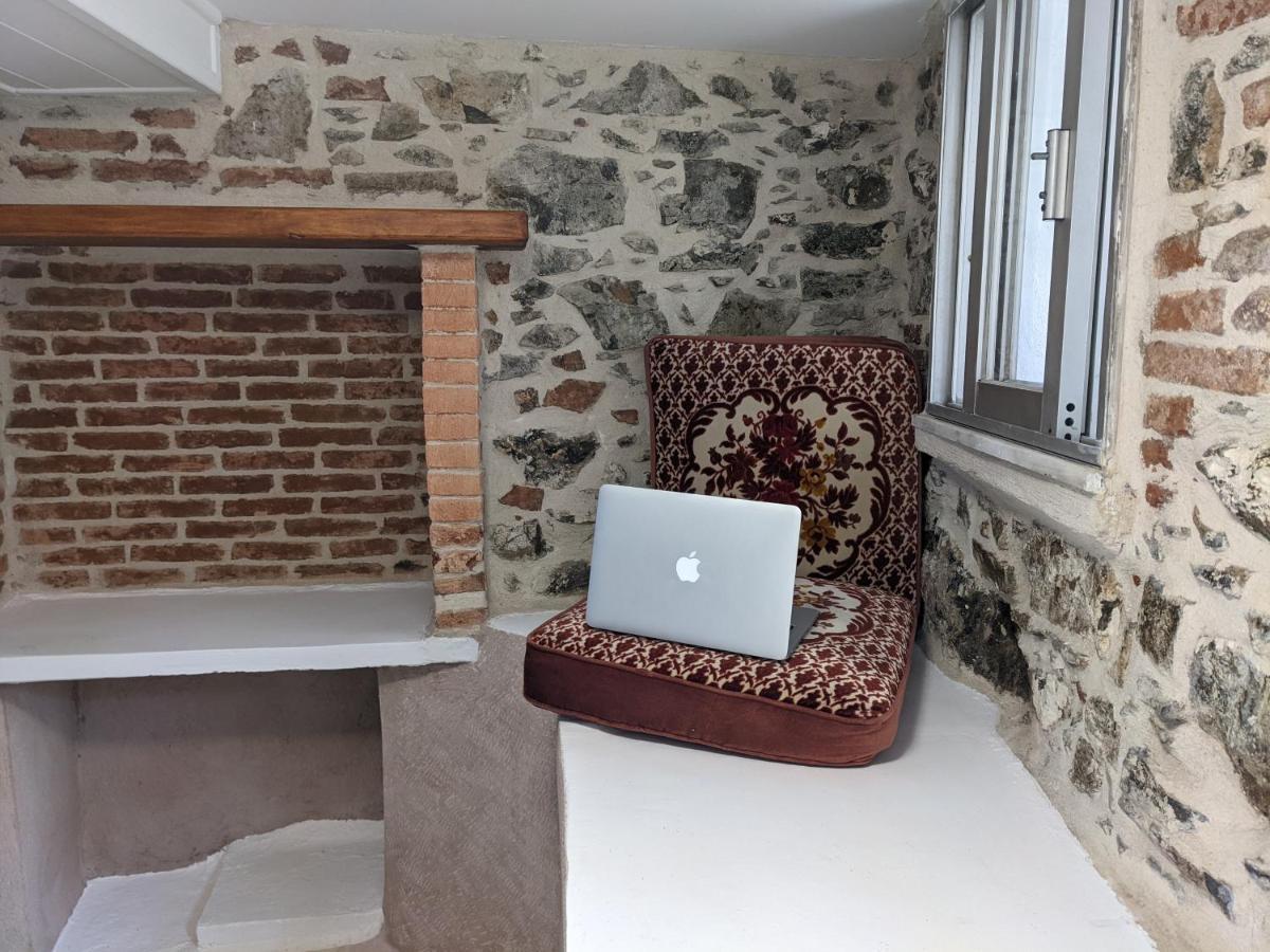 Mytilíni Best Sunset & Sunrise Budget Rooms מראה חיצוני תמונה