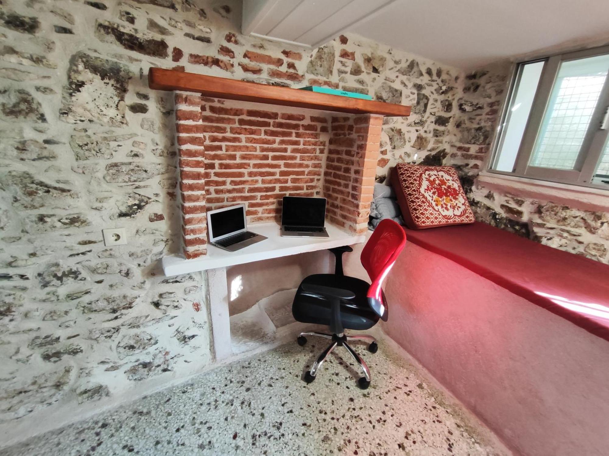 Mytilíni Best Sunset & Sunrise Budget Rooms מראה חיצוני תמונה